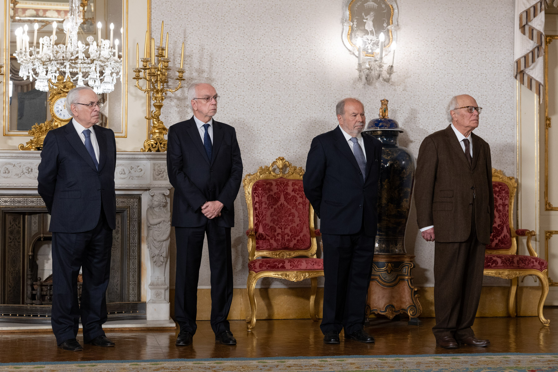 Condecoração de antigos membros da Comissão Constitucional 